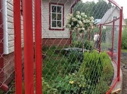 Полукруглый сварной забор из сетки рабицы